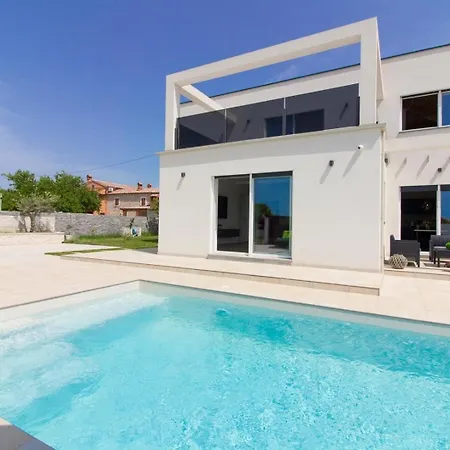 Mit Privatpool Fuer 8 Personen Ca 220 Qm In Sisan, Istrien Suedkueste Von Istrien