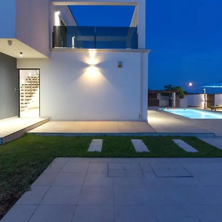 Holiday home Mit Privatpool Fuer 8 Personen Ca 220 Qm In Sisan, Istrien Suedkueste Von Istrien Sisan