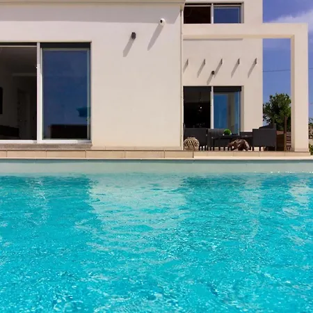 Mit Privatpool Fuer 8 Personen Ca 220 Qm In Sisan, Istrien Suedkueste Von Istrien *