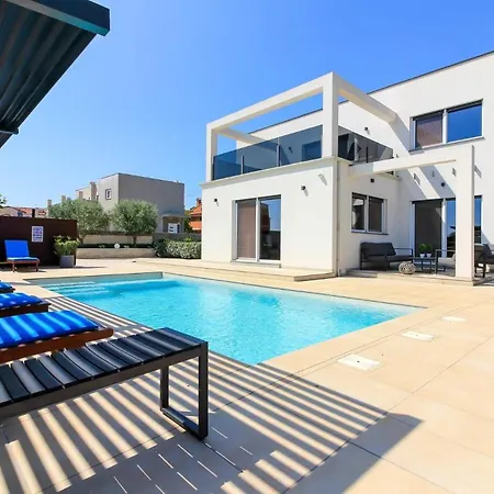 Holiday home Mit Privatpool Fuer 8 Personen Ca 220 Qm In Sisan, Istrien Suedkueste Von Istrien *